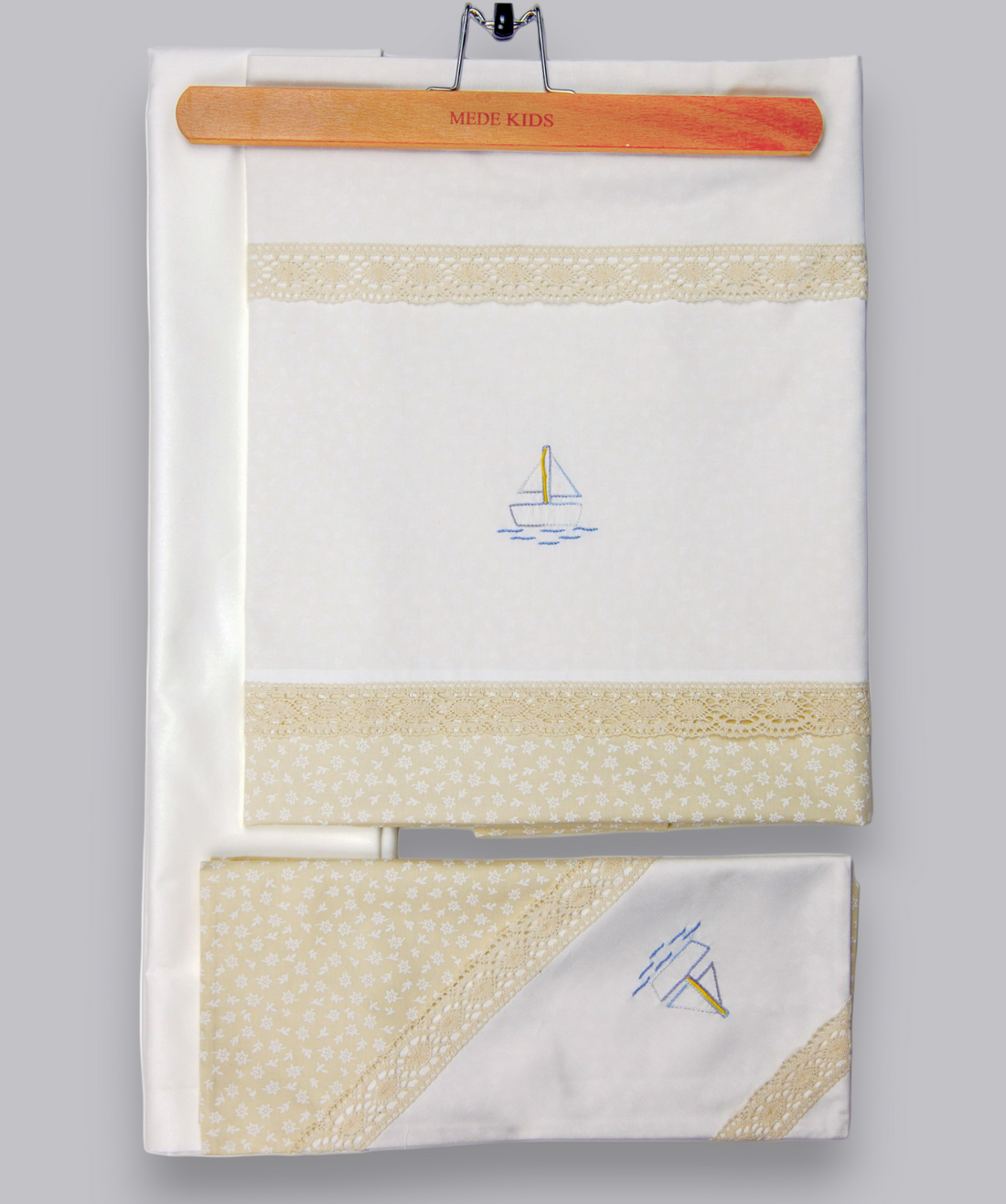 02011 HANDMADE EMBROIDERED SAILING BOAT BED SET ( 80 x 120 cm )