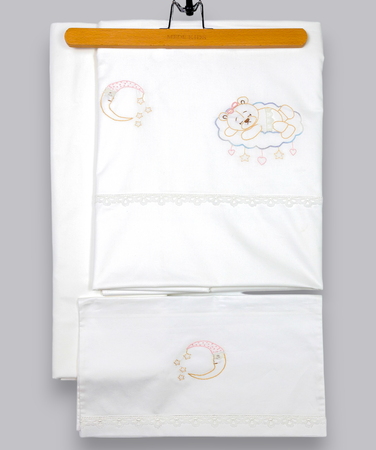 02036 HANDMADE EMBROIDERED SLEEPING BEAR BED SET ( 80 x 120 cm )