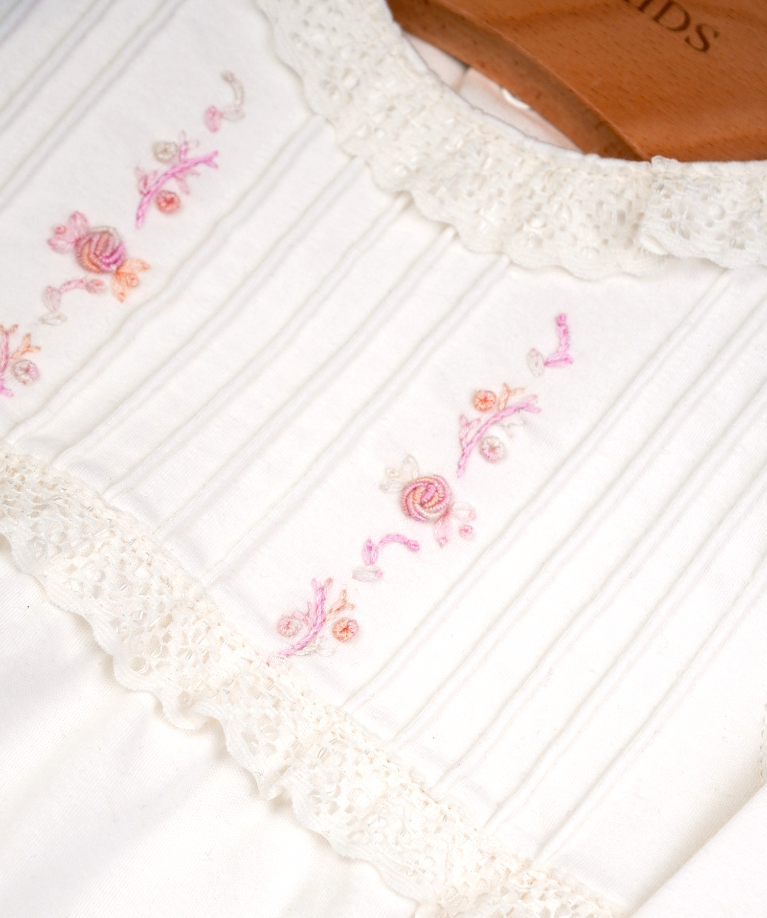 41026 ROSE ROAD HANDMADE EMBROIDERY NEWBORN OUTFIT 5-PCS SET PINK