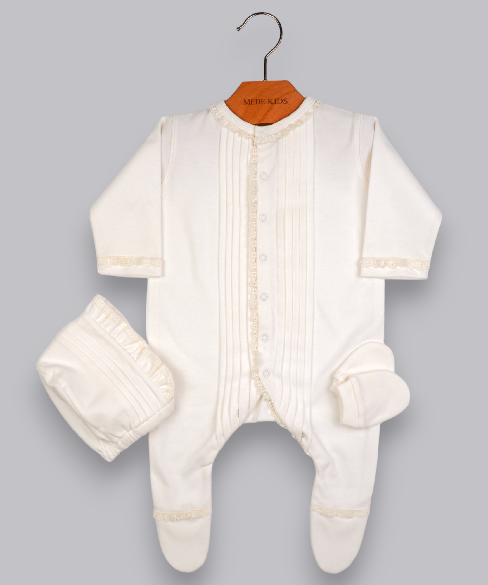 41032 HANDMADE EMBROIDERY NEWBORN OUTFIT 5-PCS SET