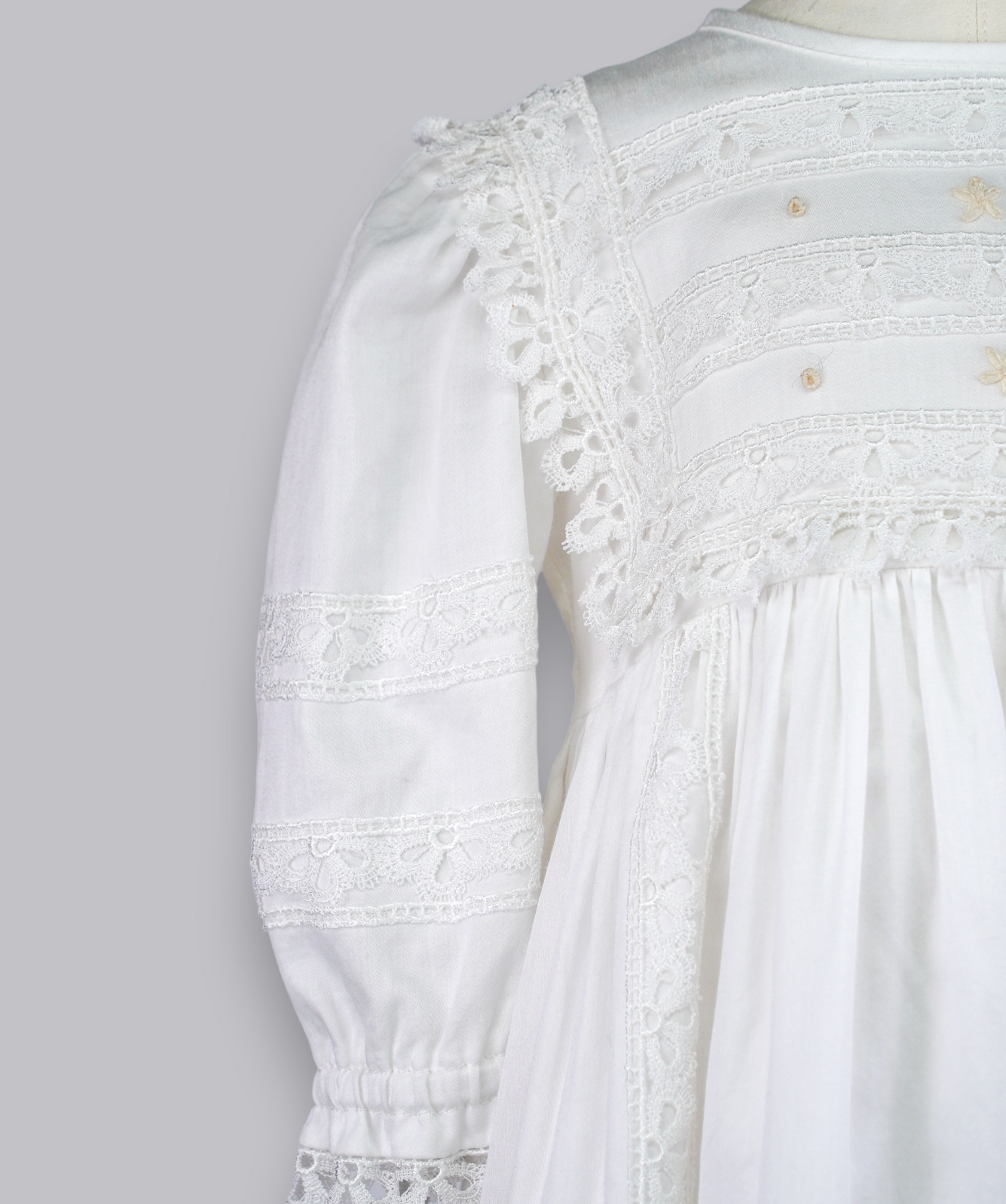 04018 LUXURY EMBROIDERY CHRISTENING GOWN BABY GIRL DRESS