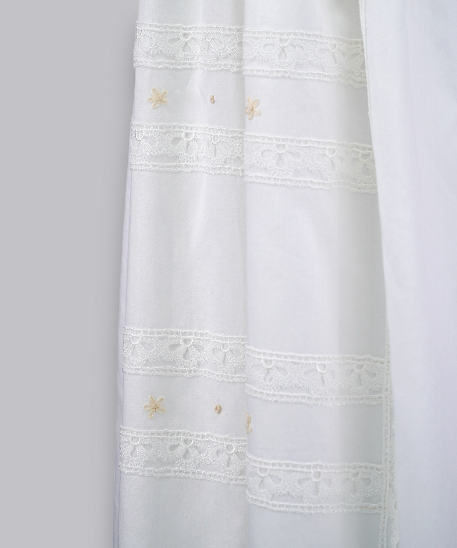 04018 LUXURY EMBROIDERY CHRISTENING GOWN BABY GIRL DRESS