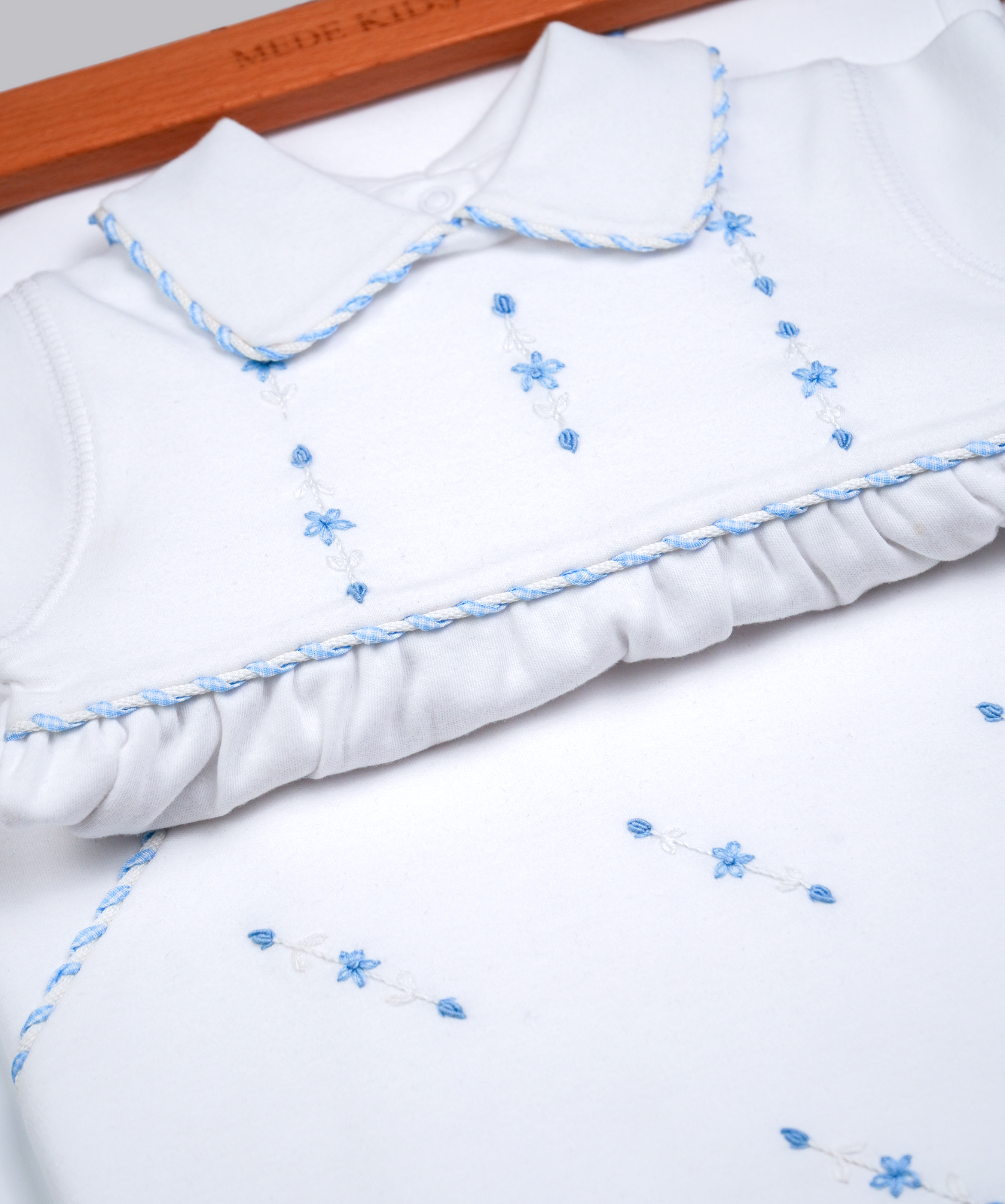 41028 STARS HANDMADE EMBROIDERY NEWBORN OUTFIT 5-PCS SET