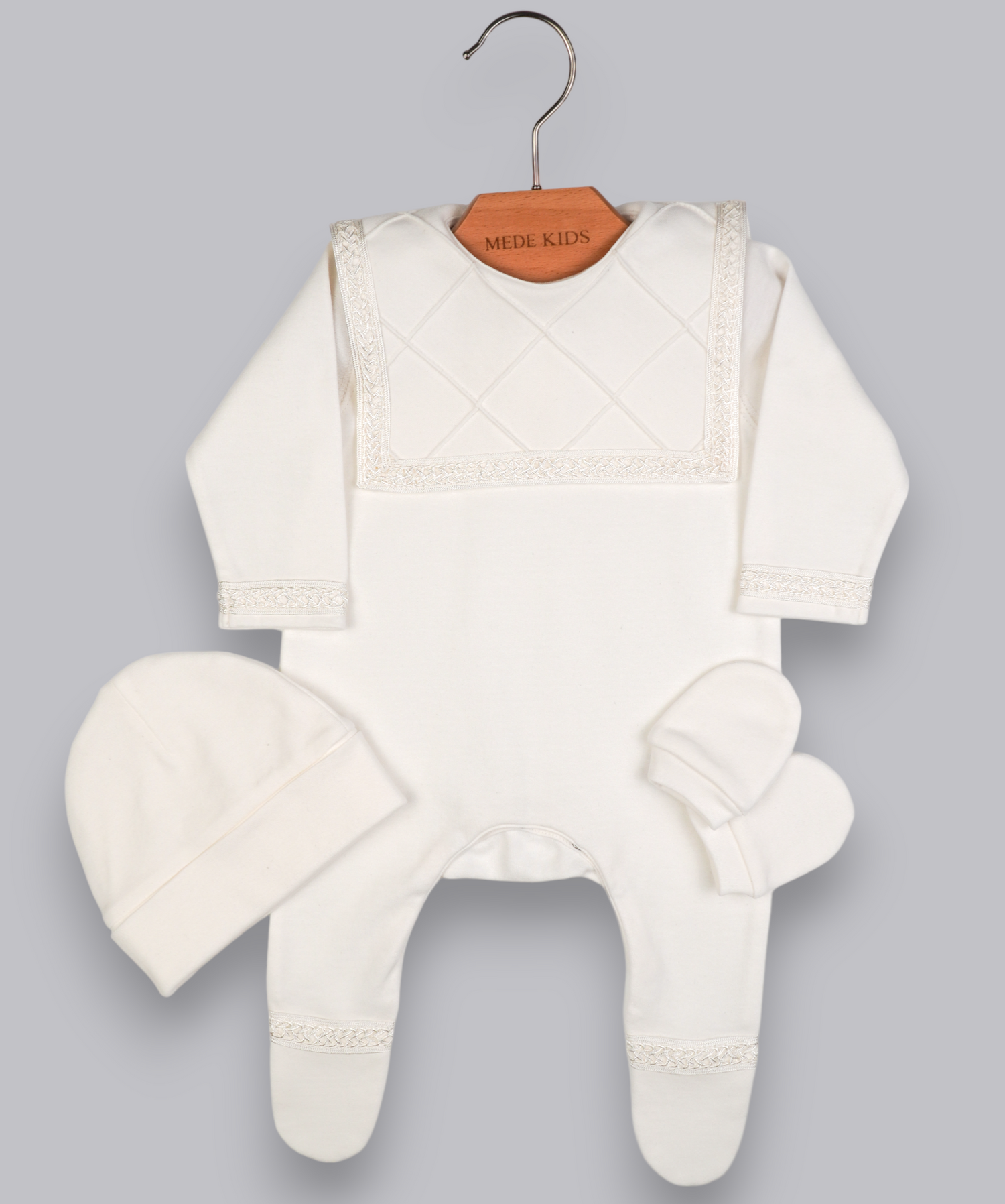 41020 LUXURY HANDMADE EMBROIDERY NEWBORN OUTFIT 5-PCS SET