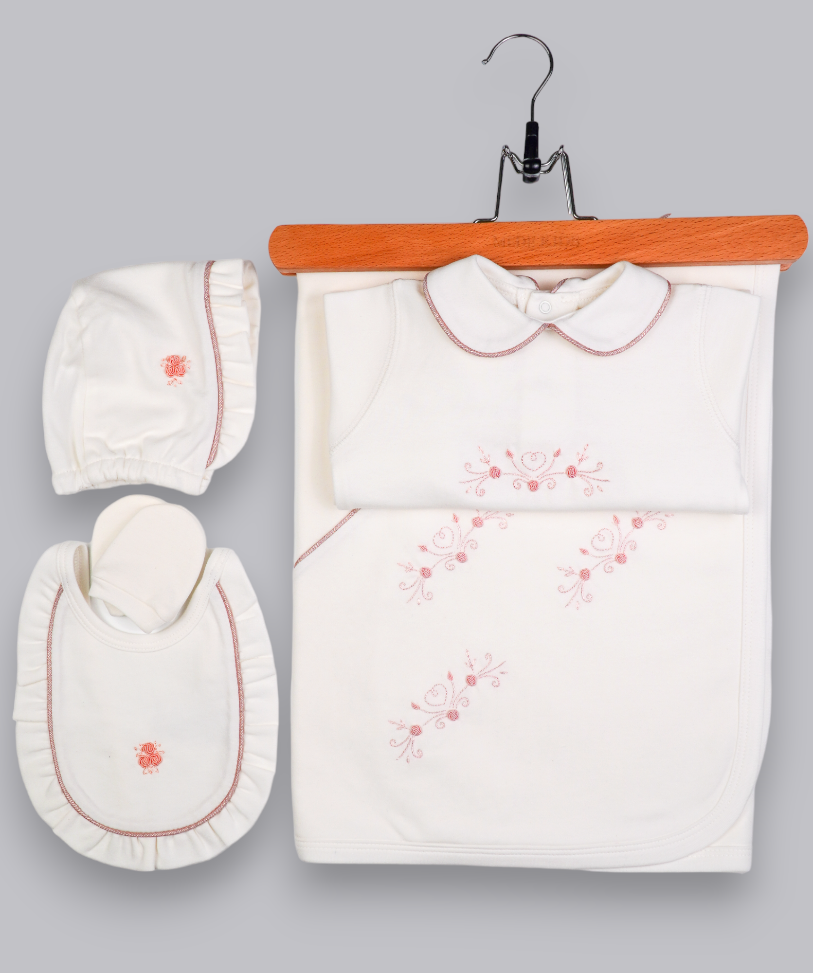 41031 HEART CROWN HANDMADE EMBROIDERY NEWBORN OUTFIT 5-PCS SET